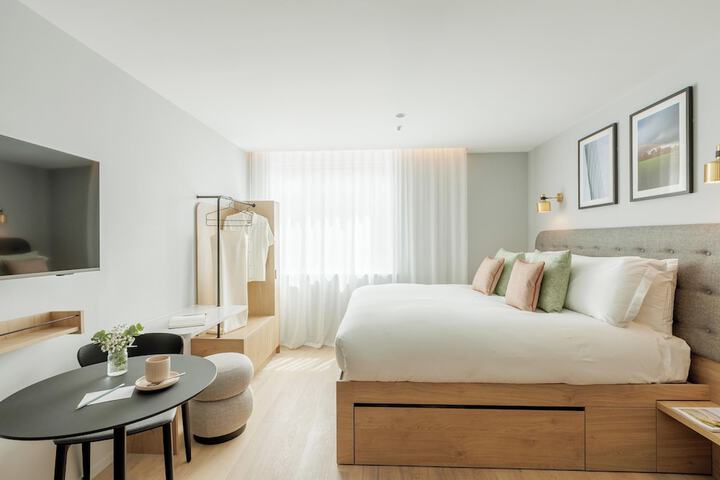 Room 28 of 52