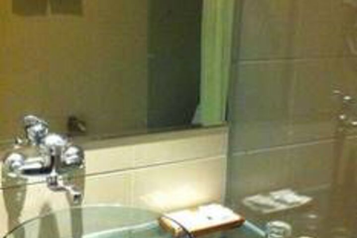 Room 10 of 50