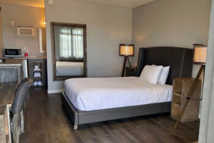 Room 13 of 78
