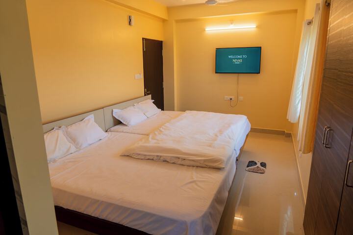 Room 5 of 17