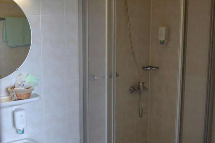 Room 15 of 39
