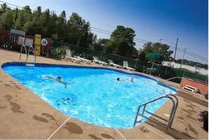 Swimming pool at McIntosh Country Inn & Conference Centre in Canada