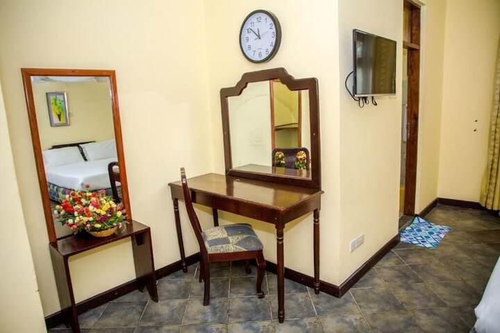 Room 8 of 42
