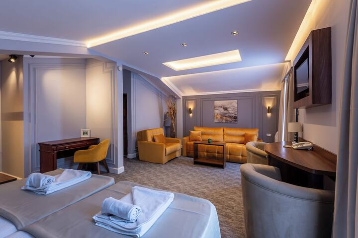 Room 21 of 42