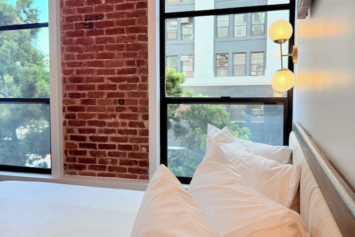 Room 4 of 48