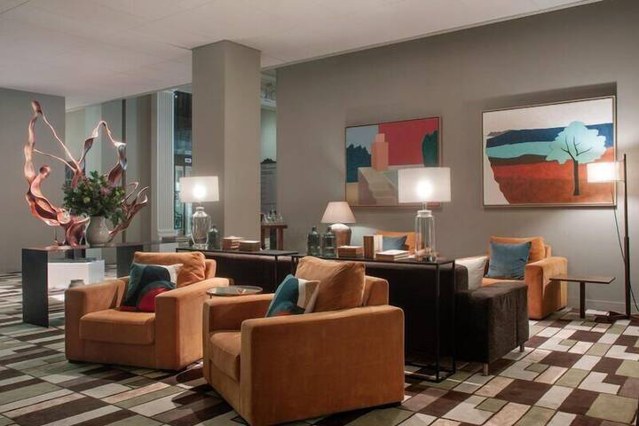 Guest Lobby