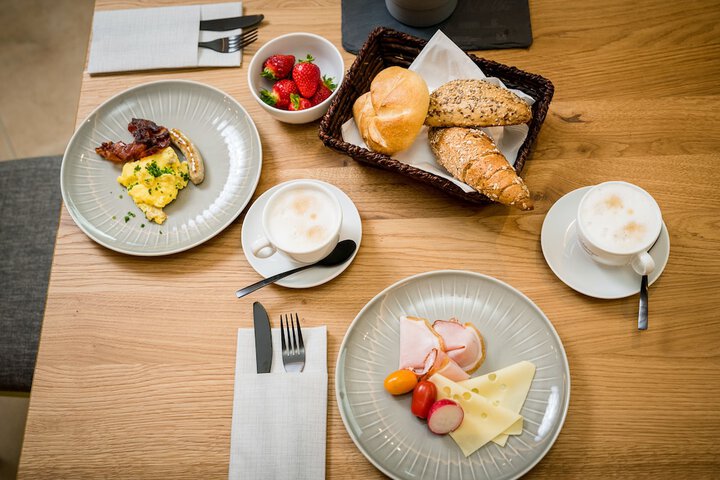 Breakfast/Coffee Service 62 of 68