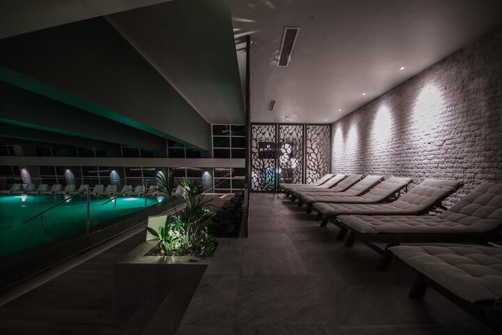 Pool 30 of 70