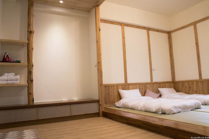 Room 9 of 63