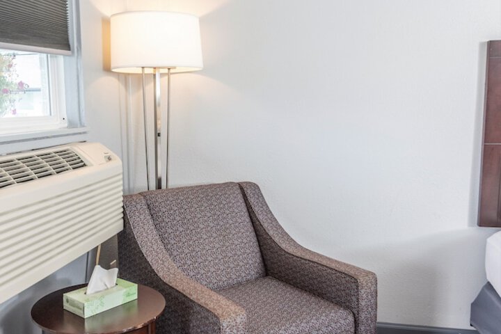 Premium 2 Queen Beds (15 of 18)