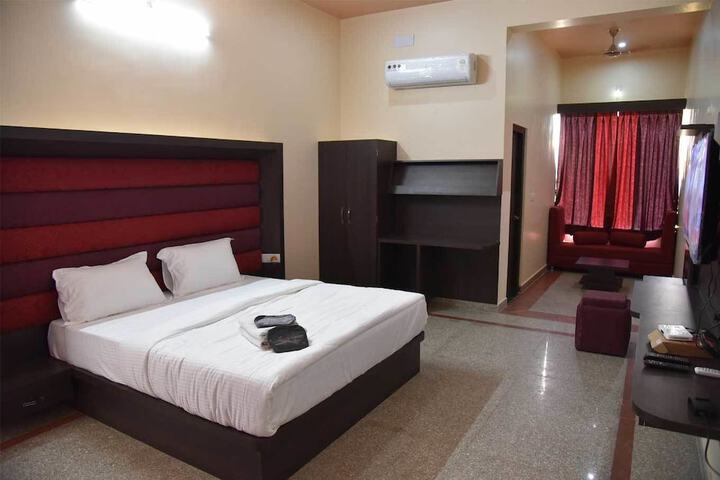 Room 14 of 60