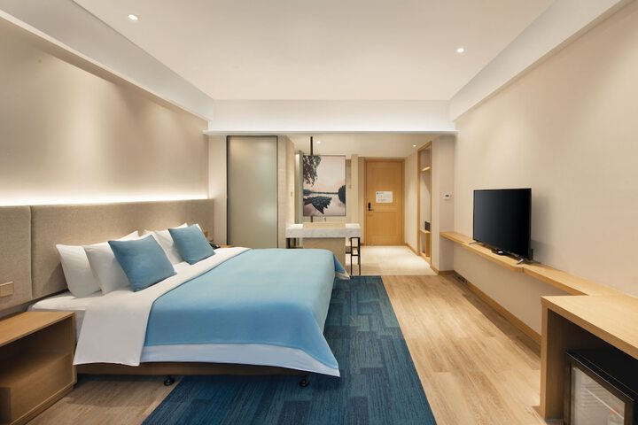 Room 43 of 73