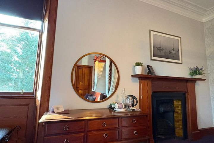 Room 7 of 84