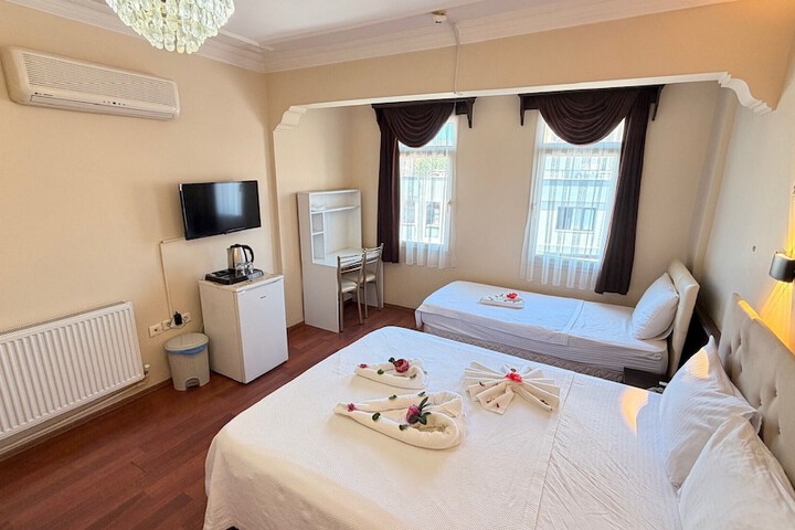 Room 45 of 132