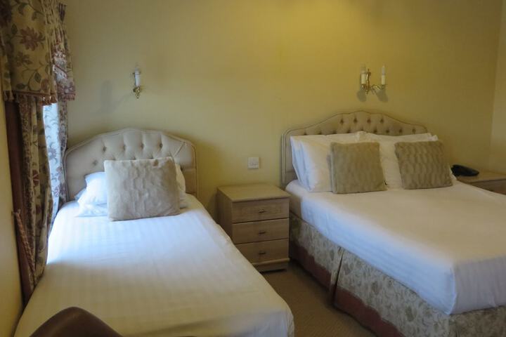 Room 35 of 74