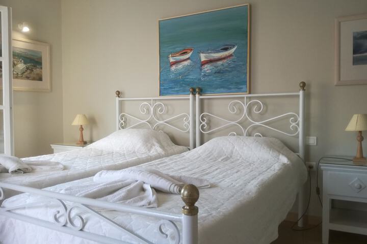 Room 25 of 25