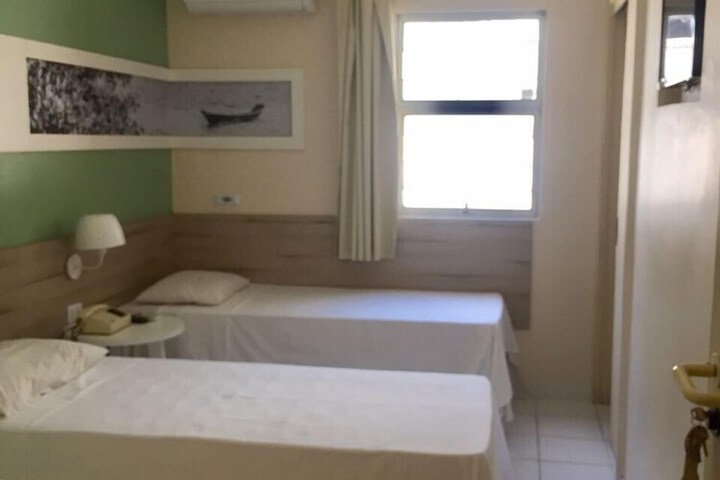 Room 8 of 27