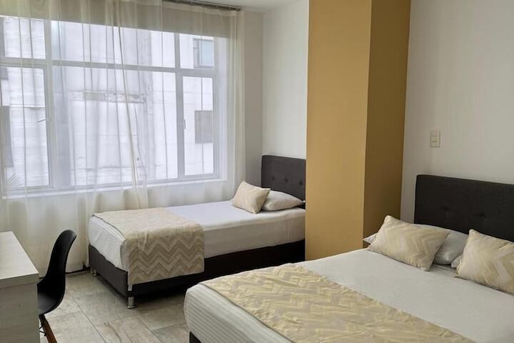 Room 4 of 8