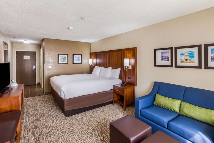 1 King Bed (9 of 12)