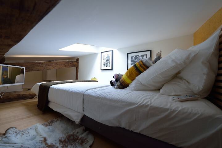Room 98 of 648