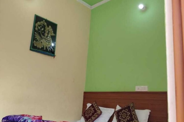 Room 13 of 39