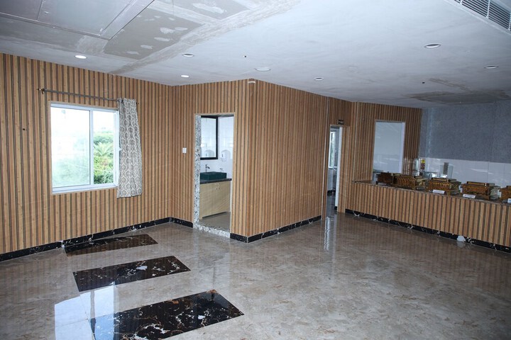 Ballroom/Hall 48 of 50