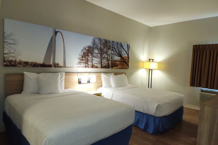 2 Queen Beds Accessible (3 of 10)