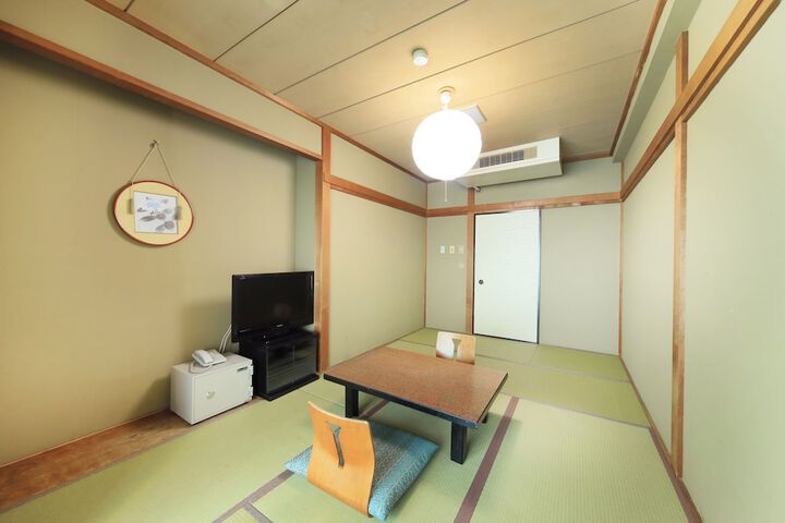 Room 13 of 66