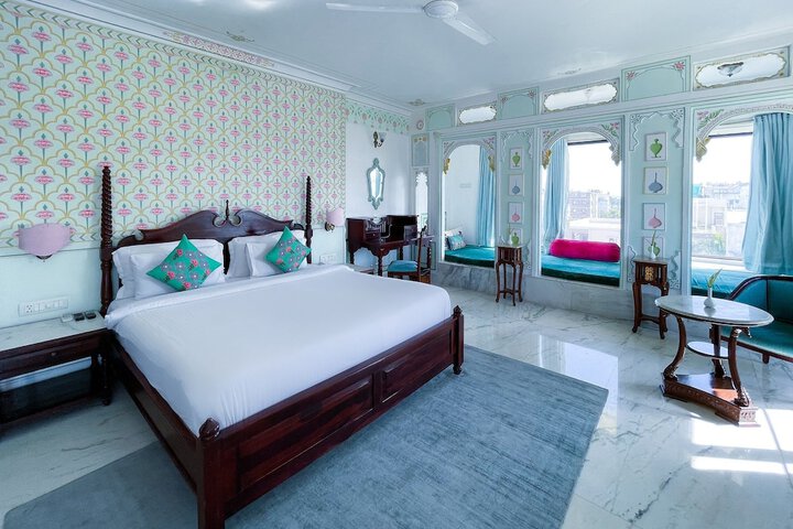 Room 19 of 53