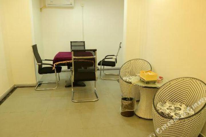 Plato Hotel (Ganzhou Station Branch)