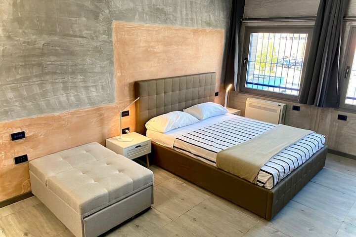 Room 4 of 52