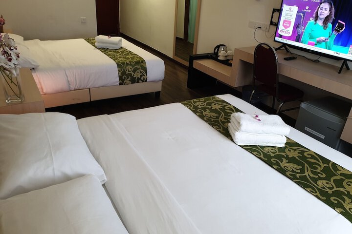 Room 28 of 82