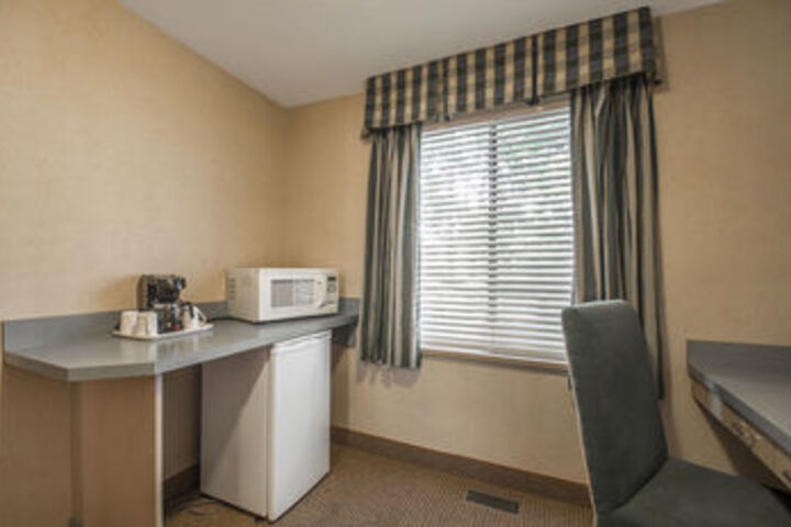 Room 18 of 25
