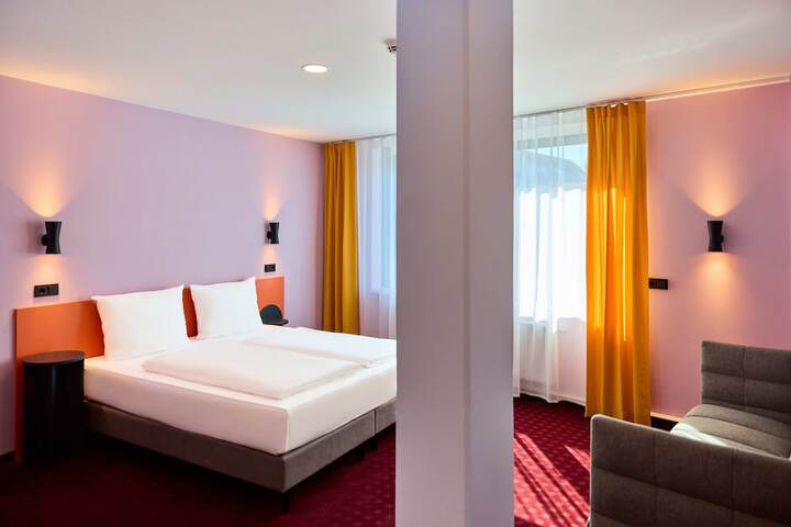 Room 30 of 51