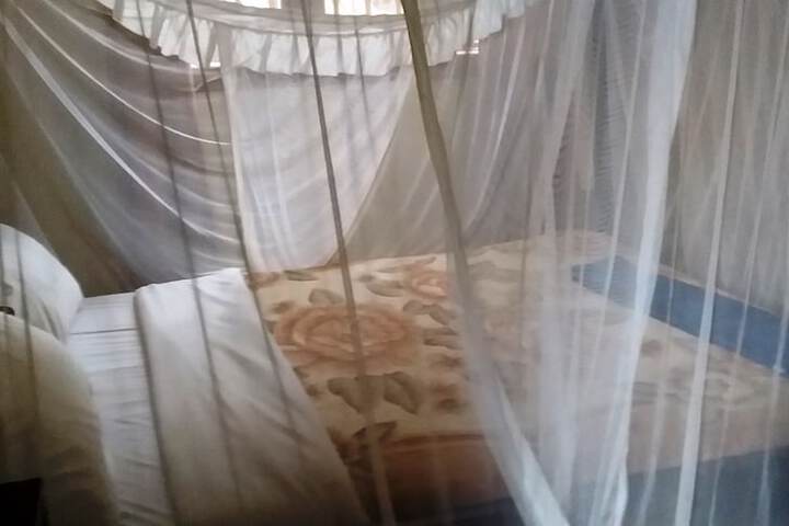 Room 4 of 20