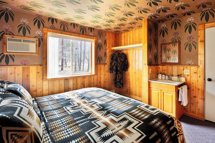 Room 46 of 82