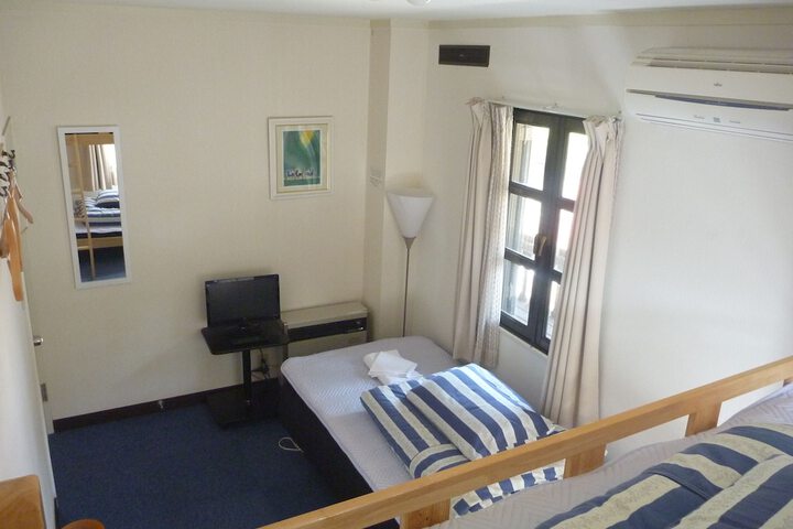 Room 9 of 66
