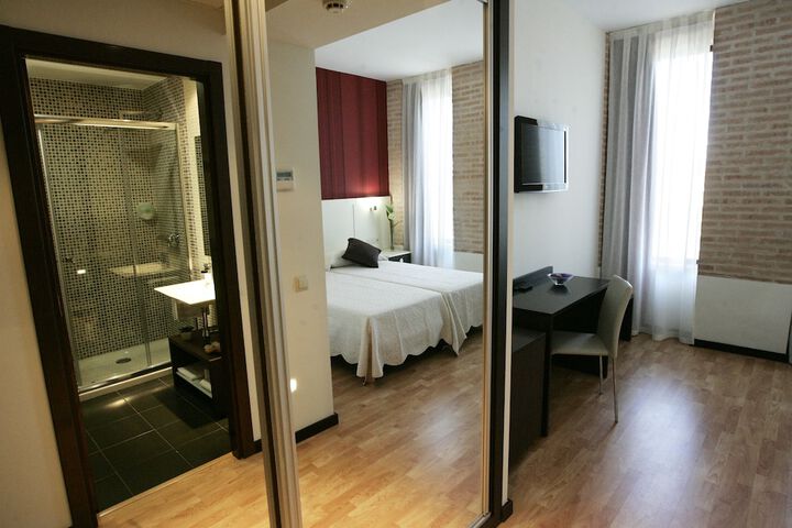Room 9 of 24