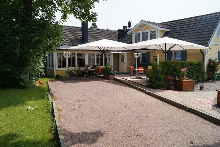 Exterior of Hotel Drei Jahreszeiten