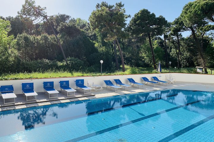 Pool 118 of 154