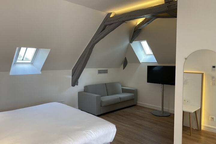 Room 18 of 80