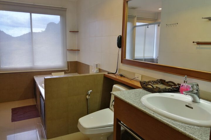 Room 14 of 34