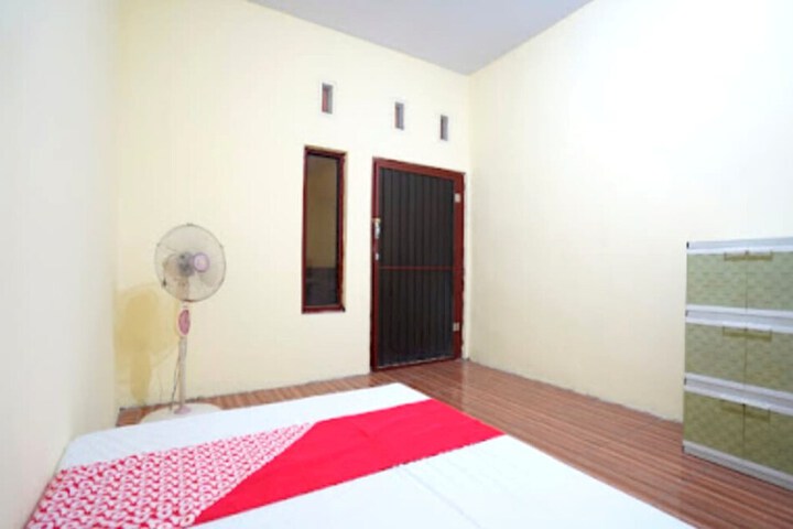 Room 12 of 27