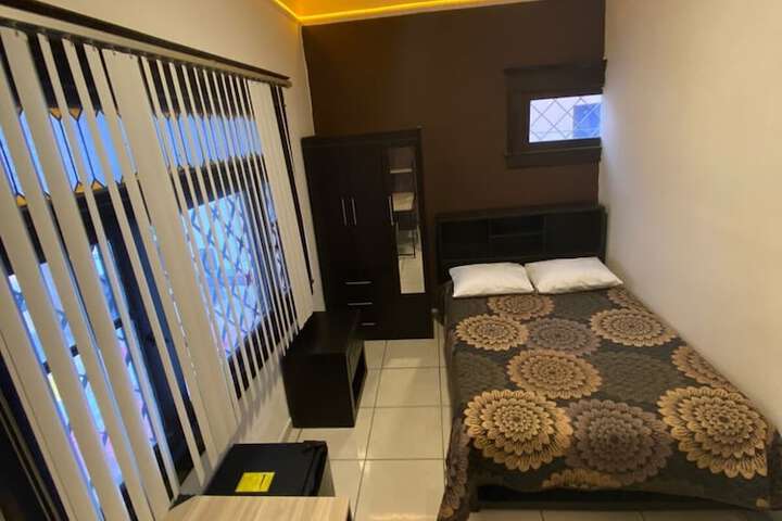 Room 9 of 18