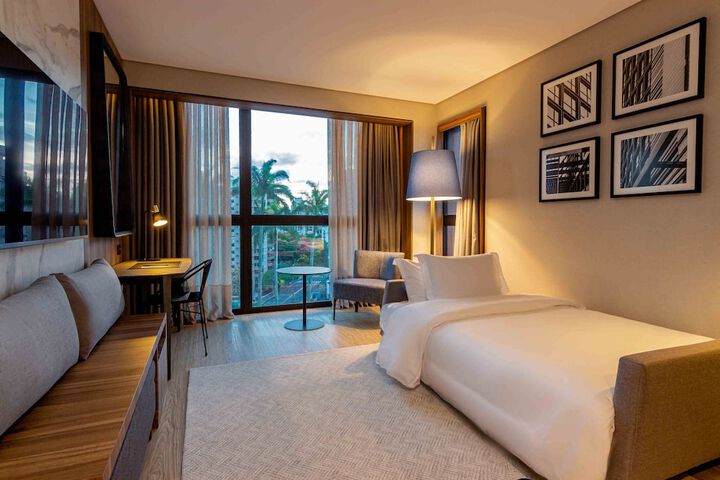 Room 52 of 159