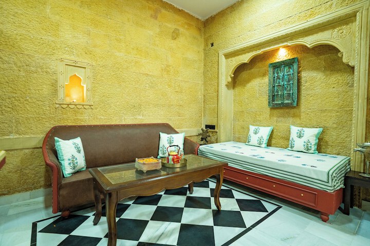 Room 14 of 85
