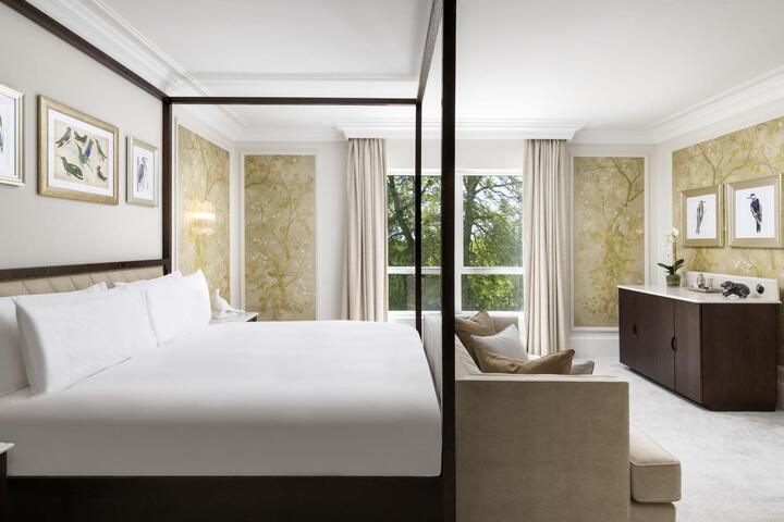 Room 97 of 111