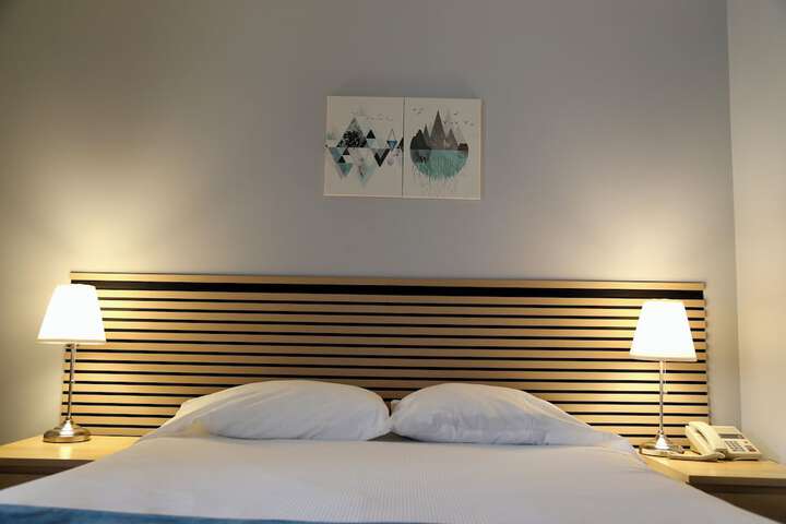 Room 8 of 20