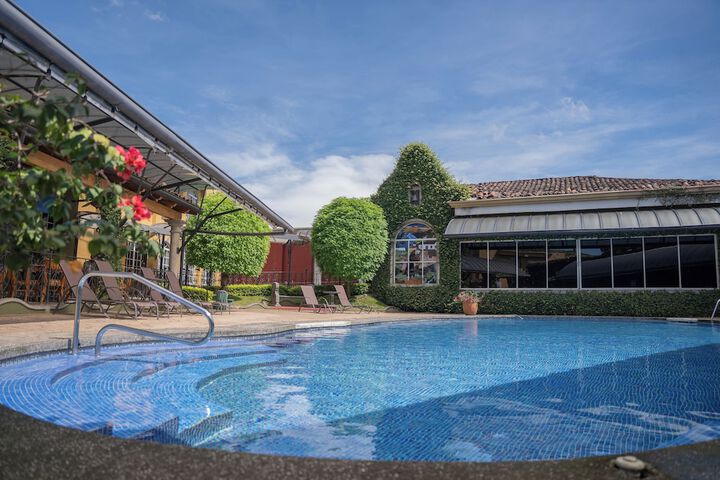 Pools & Facilities