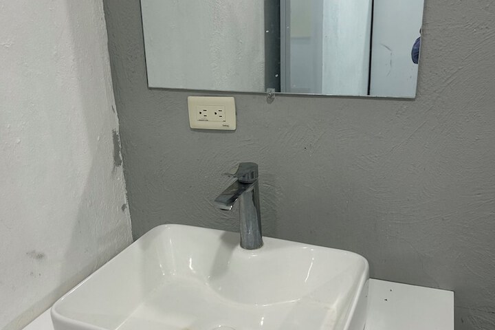 Room 9 of 22